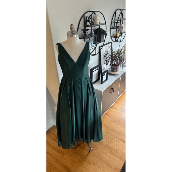 Betsy & Adam Emerald Green Satin High Low Formal Gown Prom Dress Pockets Size 4 - Picture 6 of 15